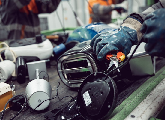 Elektroschrott Förderband