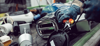 Elektroschrott Förderband